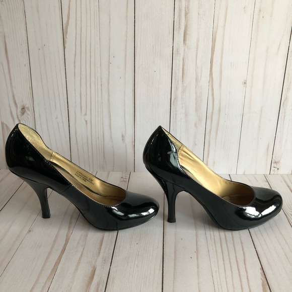 Chinese Laundry Z-New Alerts Black Patent Pumps - Picture 6 of 8